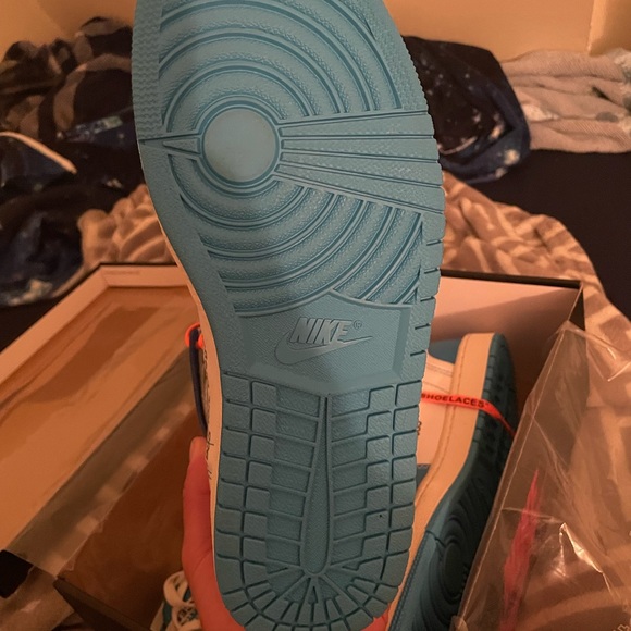 Off White x Jordan 1 UNC Size 11 main image 15